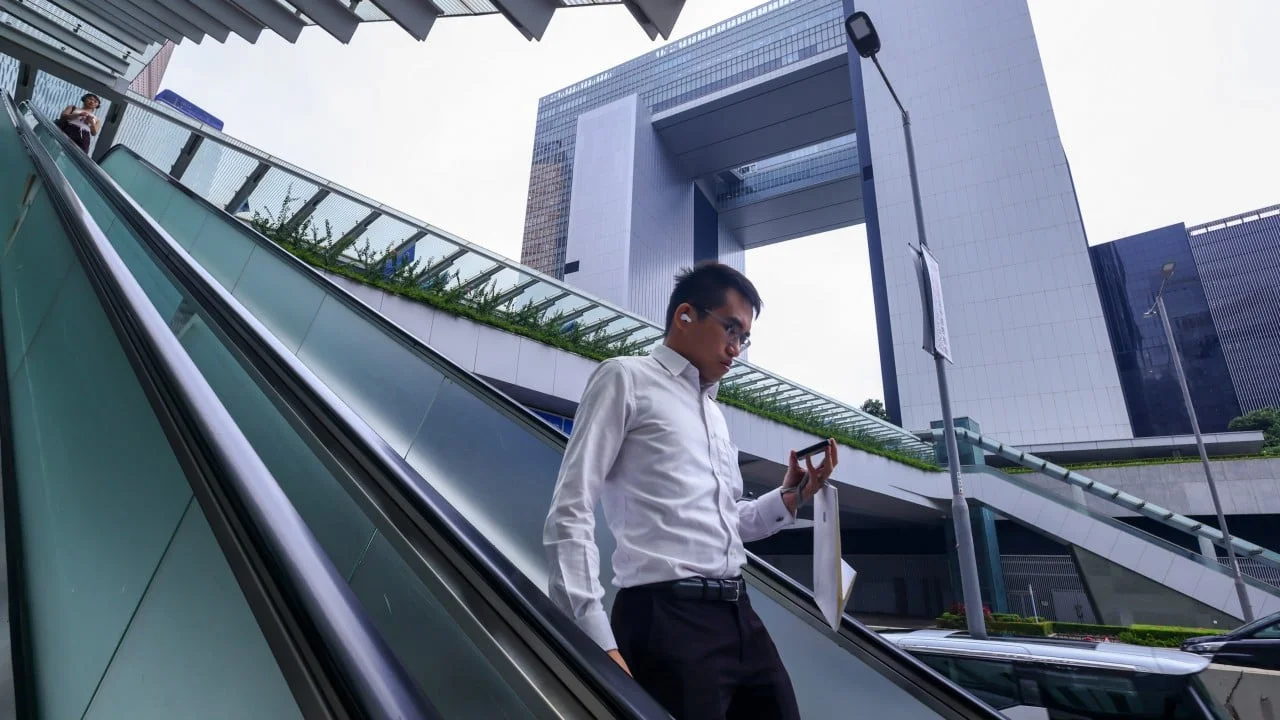 Union Raises Concerns Over Potential Civil Servant Pay Cuts Following Tai Po Fire