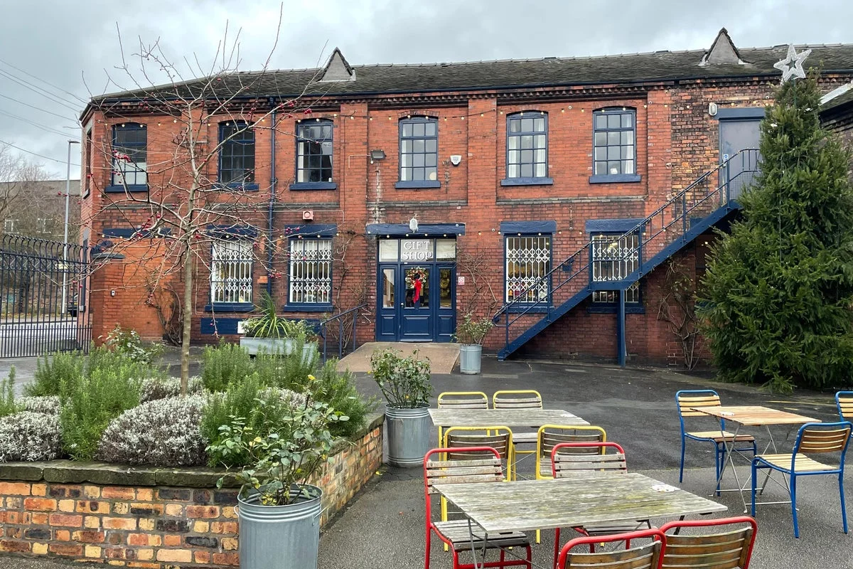 12-Year-Old Sustains Head Injury from Falling Glass at Emma Bridgewater Christmas Event