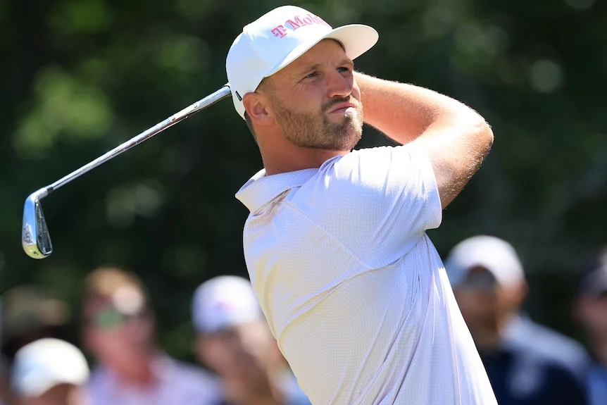 Wyndham Clark tees off during US Open at Shinnecock Hills.