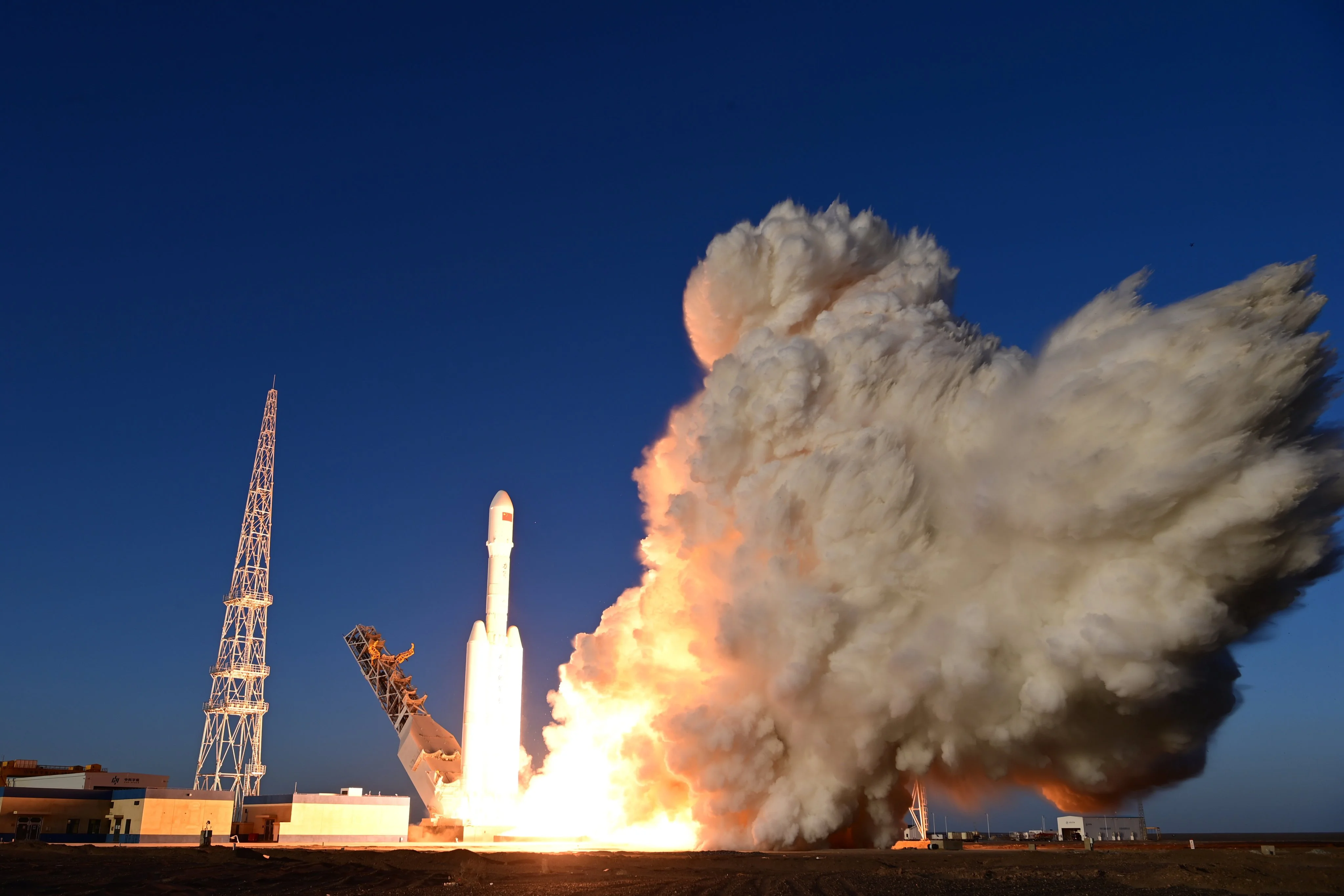 A Lijian-2 Y1 rocket blasts off from the Dongfeng launch site in northwest China in March. Hong Kong must develop professional services to support the emerging aerospace sector, Leung Chun-ying says. Photo: Xinhua