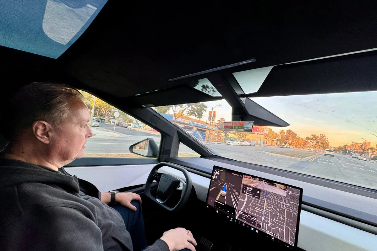 Tesla Seeks Approval for 5,000 Robotaxis in Las Vegas
